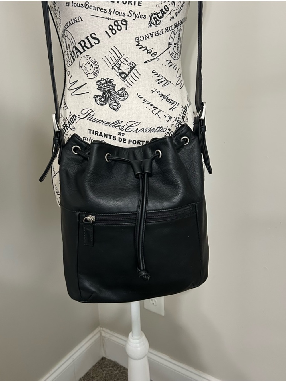 Stone Mountain Leather Classic Black Drawstring Bucket Bag